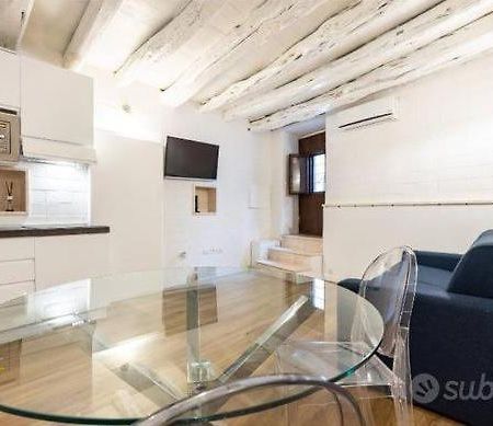 Abbalughente Central Rooms Кальярі Екстер'єр фото